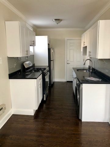 3839 N Greenview Avenue 3W, Chicago, IL 60613