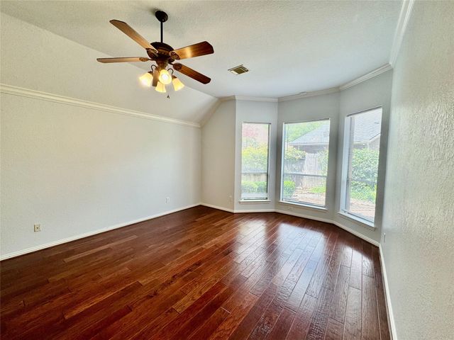 31 N Warbler Bend Circle, The Woodlands, TX 77382