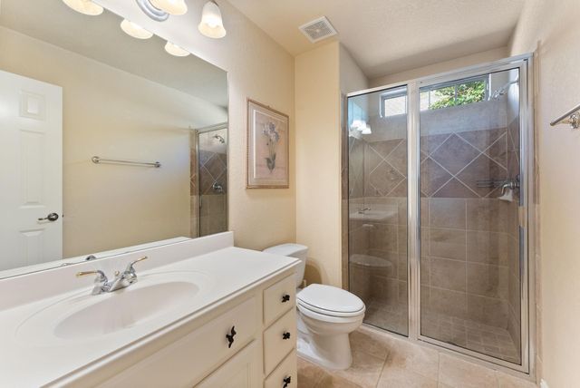 31 N Warbler Bend Circle, The Woodlands, TX 77382