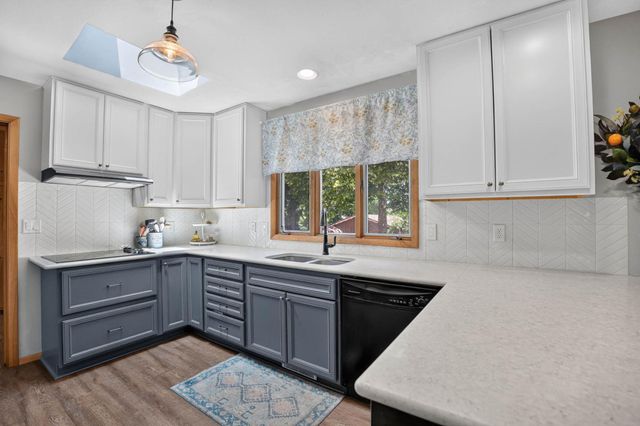 2626 Neola Street, Cedar Falls, IA 50613