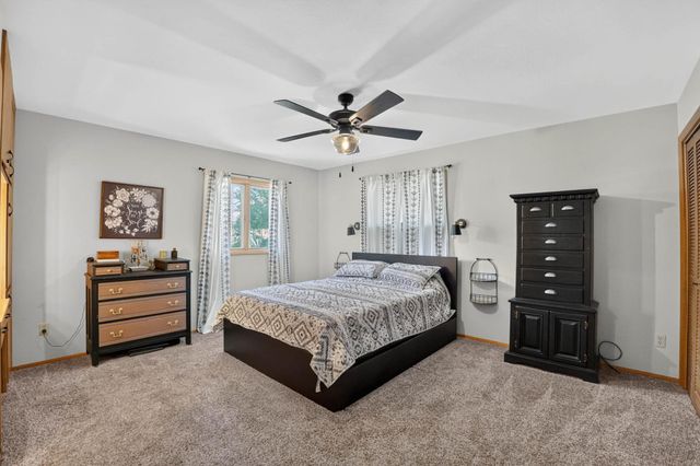 2626 Neola Street, Cedar Falls, IA 50613