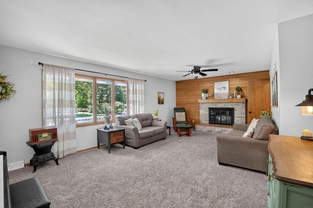 2626 Neola Street, Cedar Falls, IA 50613