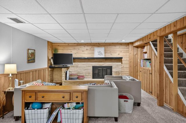 2626 Neola Street, Cedar Falls, IA 50613