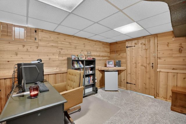 2626 Neola Street, Cedar Falls, IA 50613