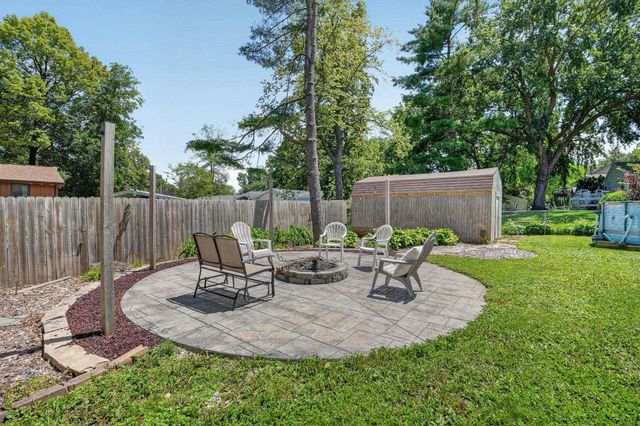 2626 Neola Street, Cedar Falls, IA 50613