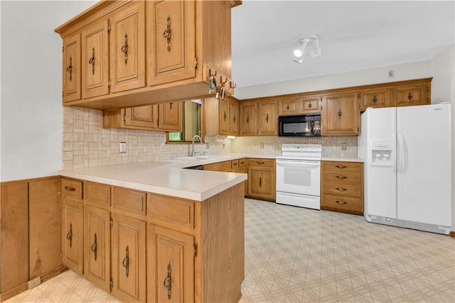 30 Basildon Drive, Bella Vista, AR 72715