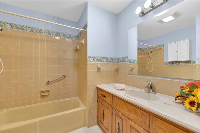 30 Basildon Drive, Bella Vista, AR 72715