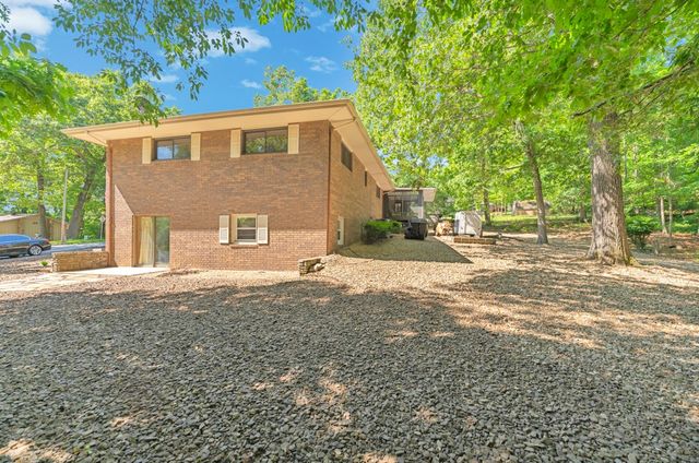 30 Basildon Drive, Bella Vista, AR 72715