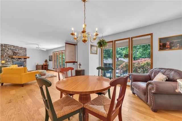 30 Basildon Drive, Bella Vista, AR 72715