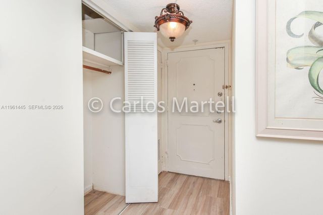 2750 NE 183rd St 512, Aventura, FL 33160