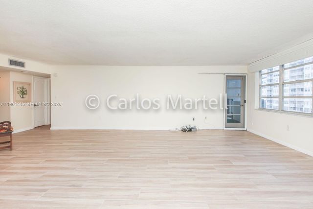 2750 NE 183rd St 512, Aventura, FL 33160