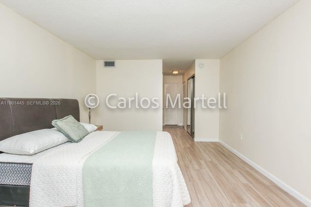 2750 NE 183rd St 512, Aventura, FL 33160