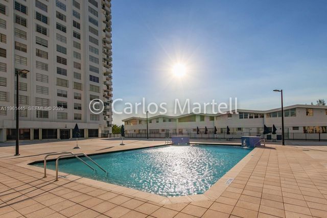 2750 NE 183rd St 512, Aventura, FL 33160