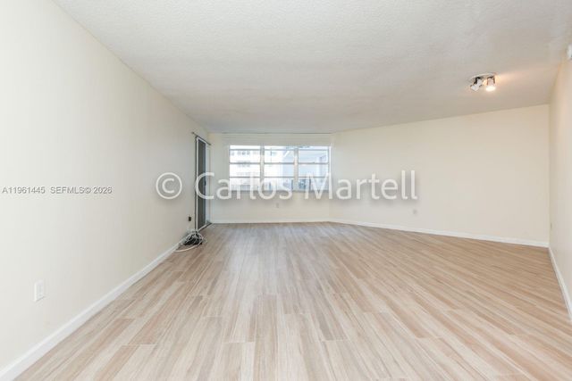 2750 NE 183rd St 512, Aventura, FL 33160