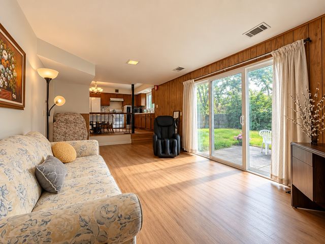 641 Independence Avenue, Westmont, IL 60559
