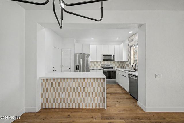 706 E LAS COLINAS Place, Chandler, AZ 85249