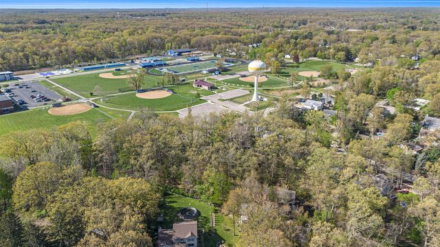 816 E Indiana Street, New Buffalo, MI 49117