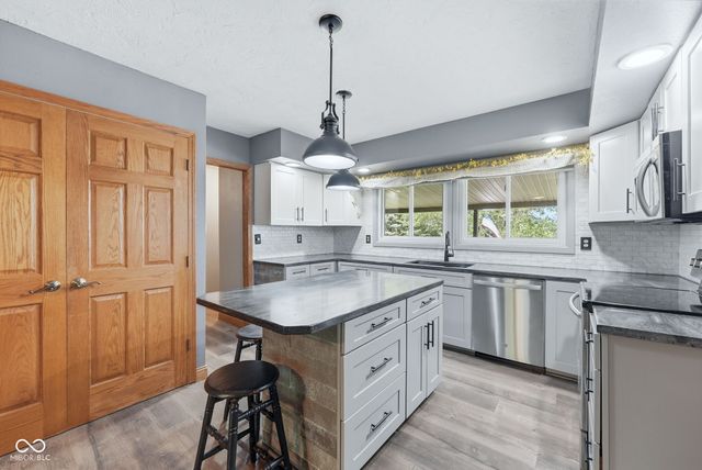 11201 S County Road 700 E, Selma, IN 47383