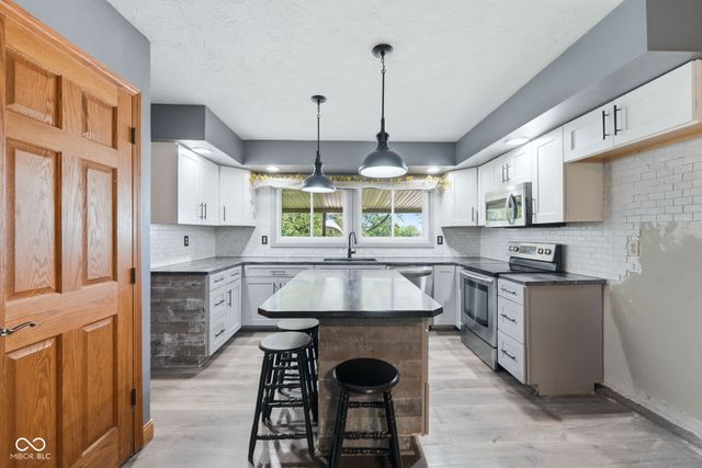 11201 S County Road 700 E, Selma, IN 47383