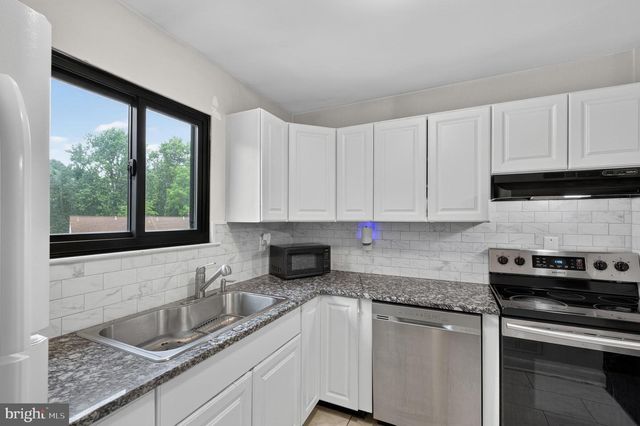 5406 DORAL DR, Wilmington, DE 19808