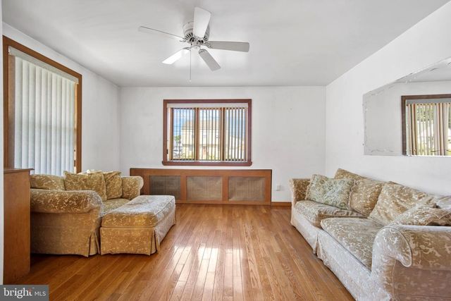 8303 ALGON AVE, Philadelphia, PA 19152