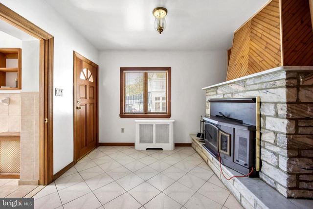 8303 ALGON AVE, Philadelphia, PA 19152