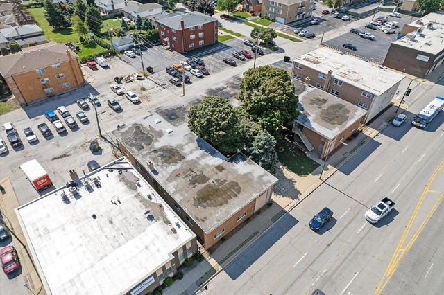 4211 W 95th Street 2C, Oak Lawn, IL 60453