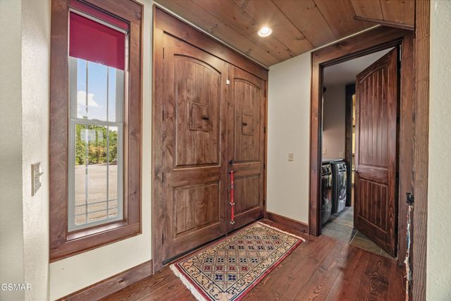 3301 Summit Trails Drive, Sevierville, TN 37862