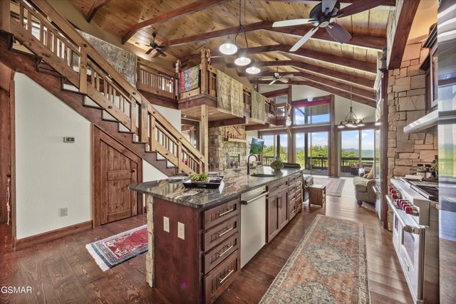 3301 Summit Trails Drive, Sevierville, TN 37862