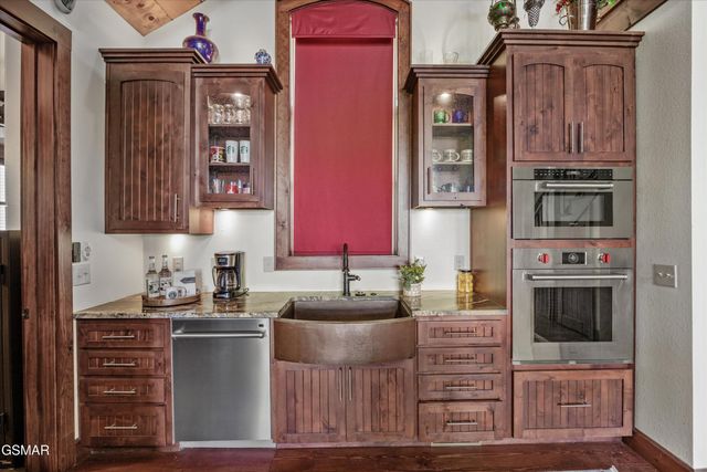 3301 Summit Trails Drive, Sevierville, TN 37862