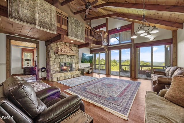 3301 Summit Trails Drive, Sevierville, TN 37862