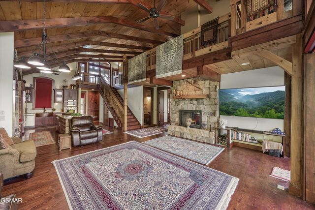 3301 Summit Trails Drive, Sevierville, TN 37862