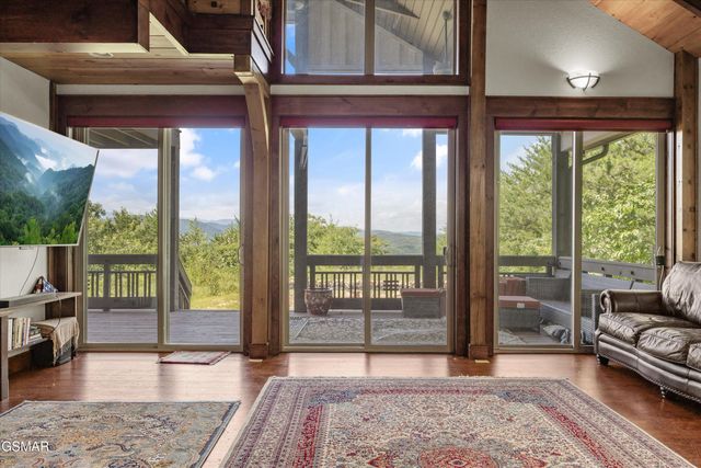 3301 Summit Trails Drive, Sevierville, TN 37862