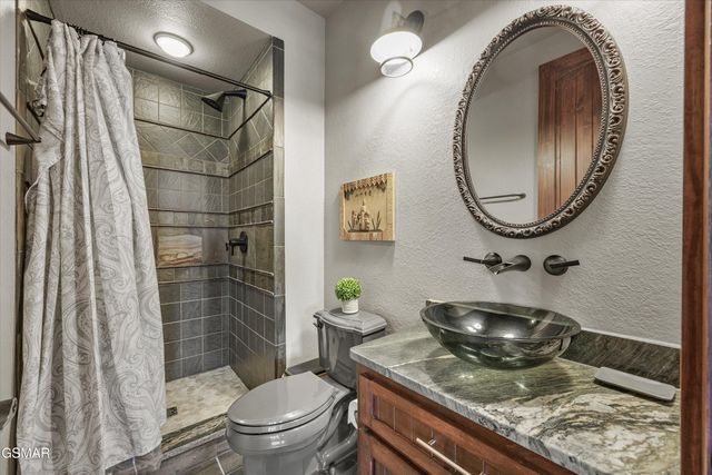 3301 Summit Trails Drive, Sevierville, TN 37862