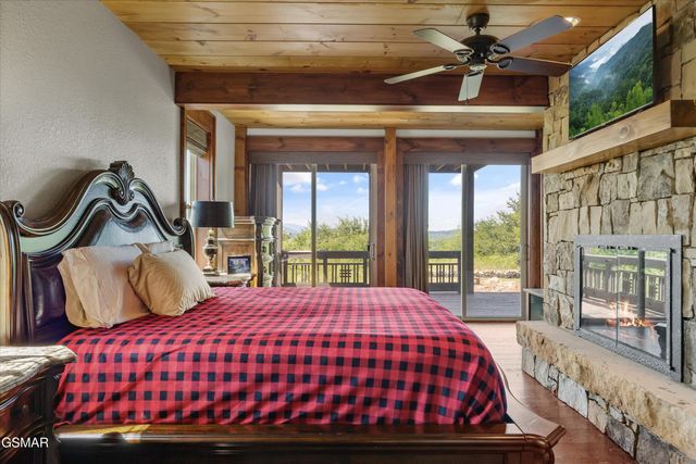 3301 Summit Trails Drive, Sevierville, TN 37862