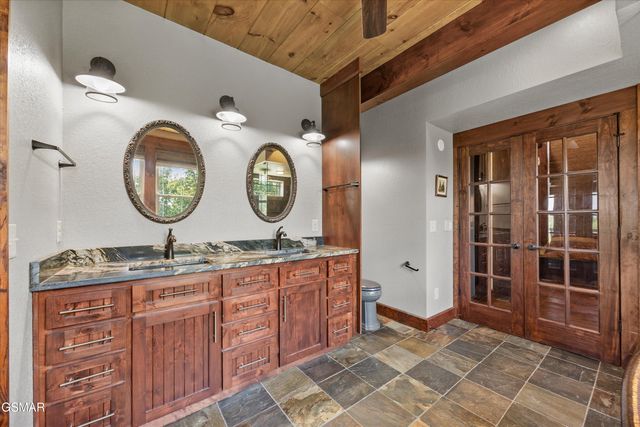 3301 Summit Trails Drive, Sevierville, TN 37862