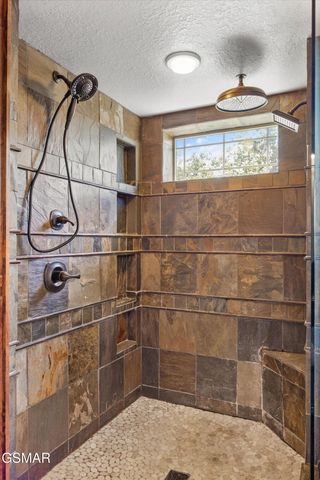 3301 Summit Trails Drive, Sevierville, TN 37862