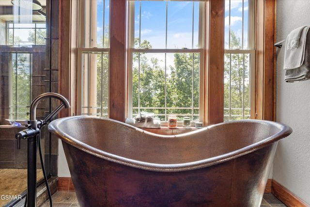 3301 Summit Trails Drive, Sevierville, TN 37862