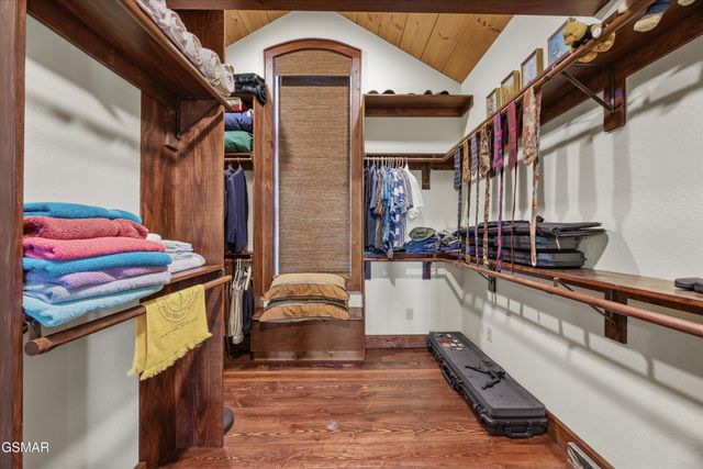 3301 Summit Trails Drive, Sevierville, TN 37862