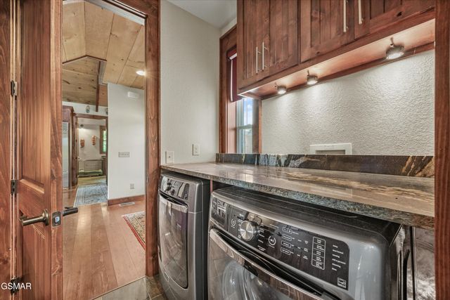 3301 Summit Trails Drive, Sevierville, TN 37862