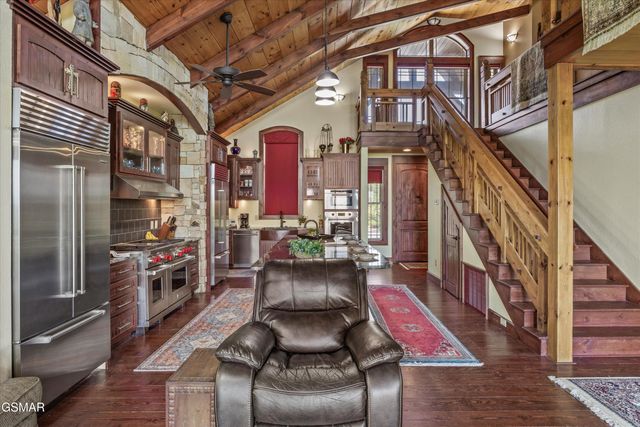 3301 Summit Trails Drive, Sevierville, TN 37862