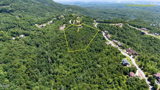 3301 Summit Trails Drive, Sevierville, TN 37862