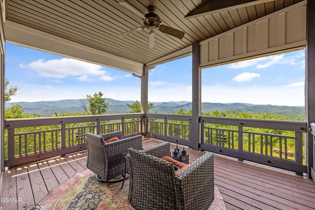 3301 Summit Trails Drive, Sevierville, TN 37862