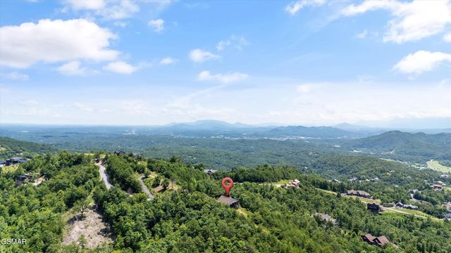 3301 Summit Trails Drive, Sevierville, TN 37862