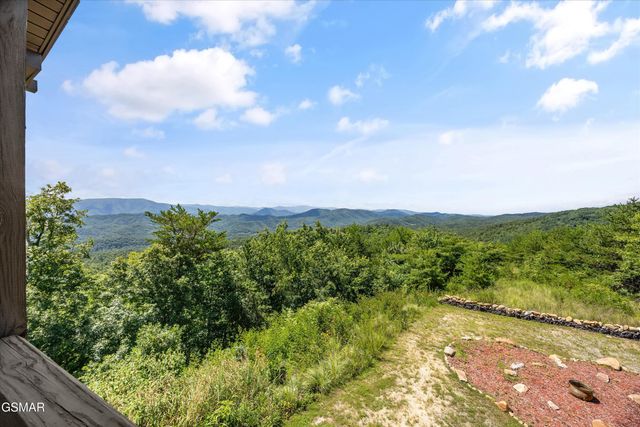3301 Summit Trails Drive, Sevierville, TN 37862