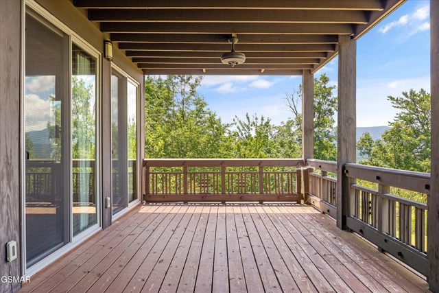 3301 Summit Trails Drive, Sevierville, TN 37862