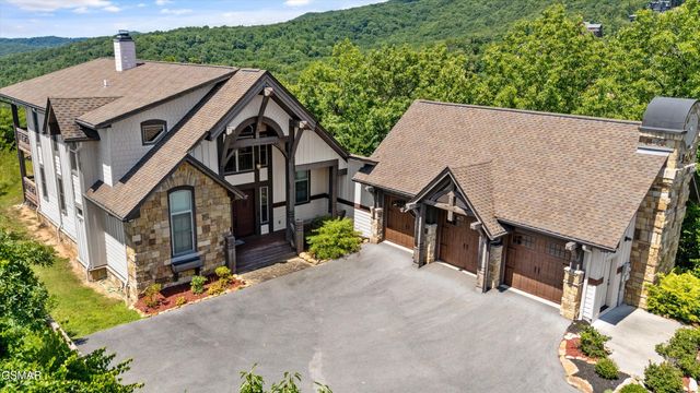 3301 Summit Trails Drive, Sevierville, TN 37862