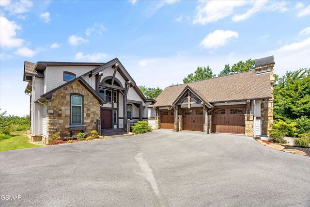 3301 Summit Trails Drive, Sevierville, TN 37862