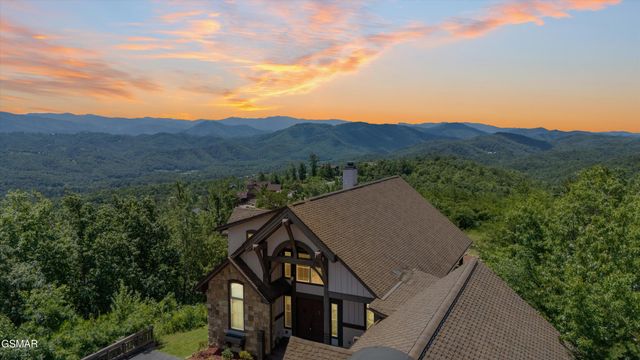 3301 Summit Trails Drive, Sevierville, TN 37862