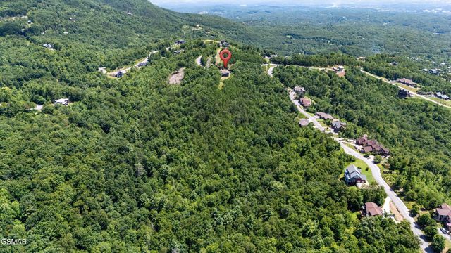 3301 Summit Trails Drive, Sevierville, TN 37862